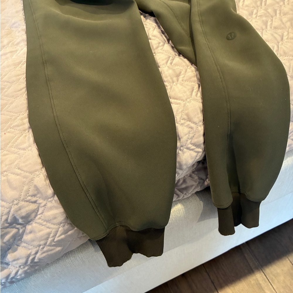 Lululemon On the Fly Jogger | Dark Green Olive Color | Woman’s Size 2 - Picture 7 of 7
